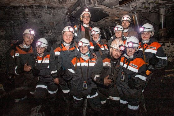 На шахте «Распадская-Коксовая» прошла экскурсия для жен горняков на глубине 560 метров