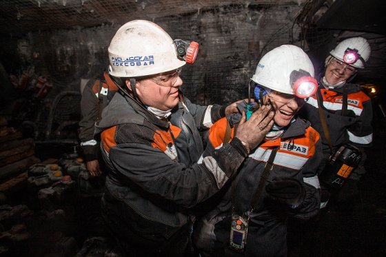 На шахте «Распадская-Коксовая» прошла экскурсия для жен горняков на глубине 560 метров