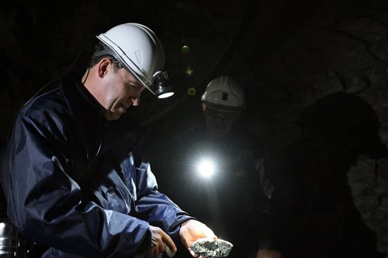 Свердловский губернатор Евгений Куйвашев обсудил с работниками Березовского рудника перспективы развития горнодобывающей отрасли в регионе