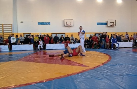 В Академическом районе Екатеринбурга в третий раз прошел турнир по самбо для уральских подростков