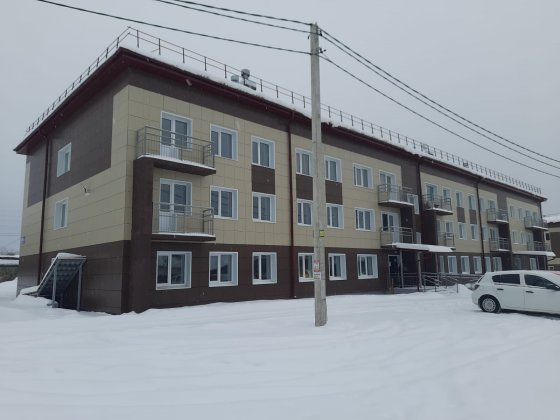 Специалисты «Свердловэнерго» подключили к электроснабжению дом для переселения из аварийного жилья в Волчанске