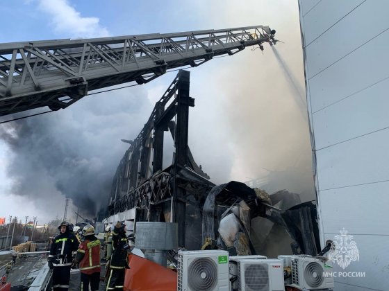 Пожар на горящем заводе в Арамили удалось локализовать
