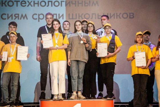 В чемпионате ЕВРАЗа по высокотехнологичным профессиям приняли участие почти 100 школьников Сибири и Урала