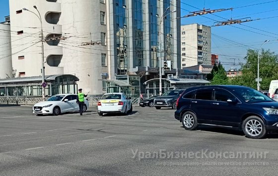 В Екатеринбурге на Щорса — 8 Марта из-за аварии на сетях произошло отключение электричества