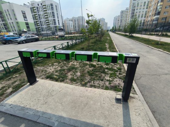 В Академическом районе Екатеринбурге появились бесплатные зарядные станции для электросамокатов