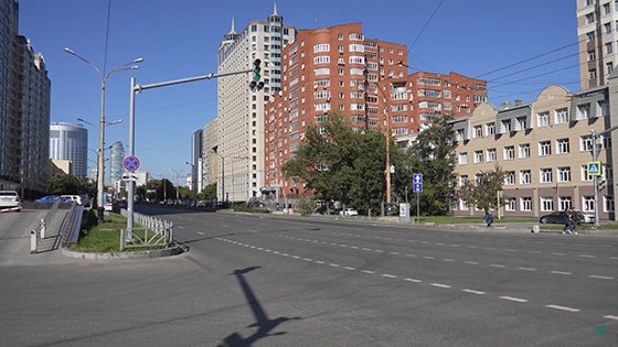 Специалисты компании «Атомстройкомплекс» за летний сезон отремонтировали в Екатеринбурге более 60 тыс. кв. метров дорожного полотна