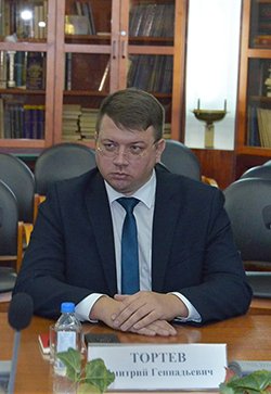 Дмитрий Тортев: Заморозка цен на топливо приведет к дефициту товаров и увеличению доли черного рынка
