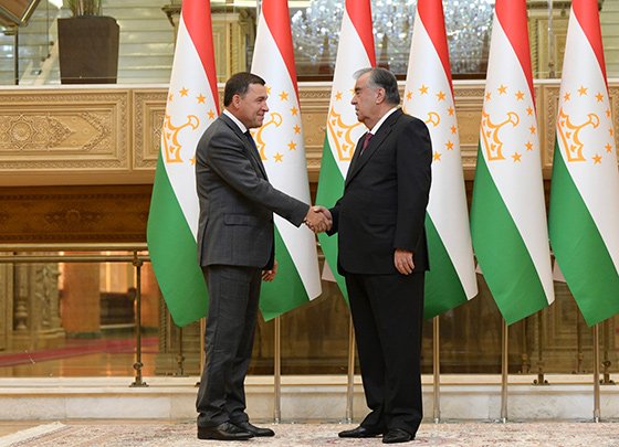 Президент Таджикистана Эмомали Рахмон и свердловский губернатор Евгений Куйвашев и договорились о дальнейшем сотрудничестве