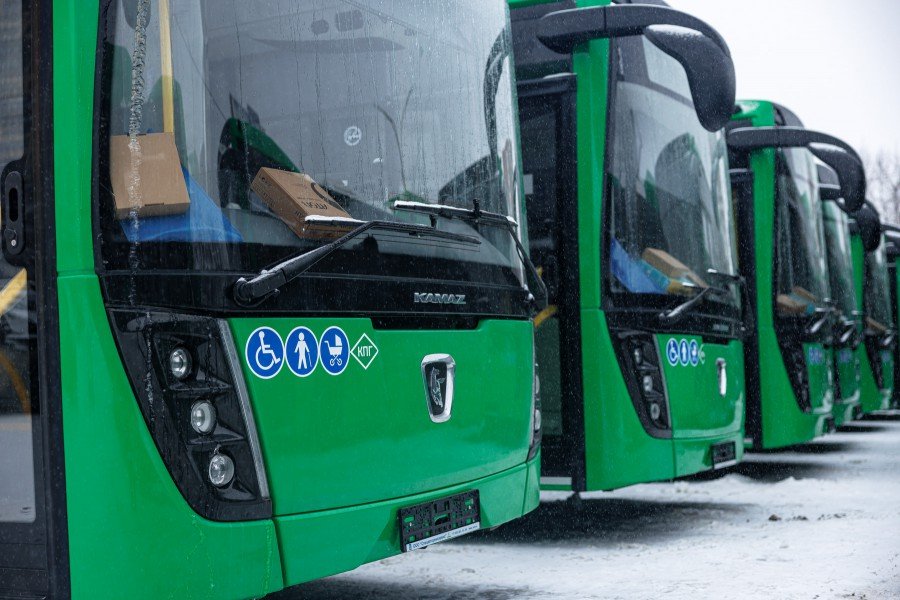 В Екатеринбург прибыли 35 новых автобусов «НЕФАЗ»