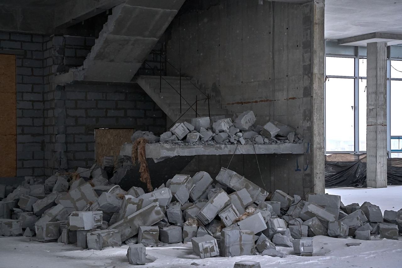 Бруснике разрешили снести недостроенный бизнес-центр «Карнеол» в Екатеринбурге