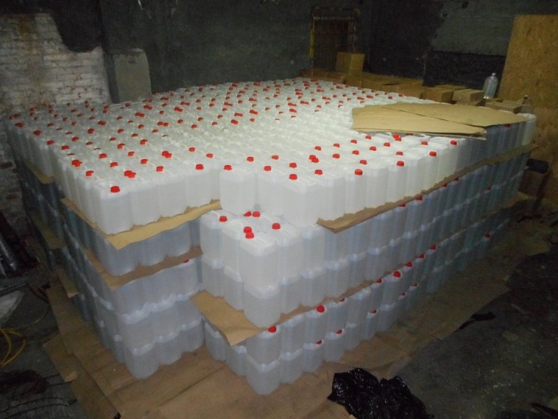 В Нижнем Тагиле полиция обнаружила нелегальный склад со спиртосодержащей продукцией на общую сумму более 1 млн рублей