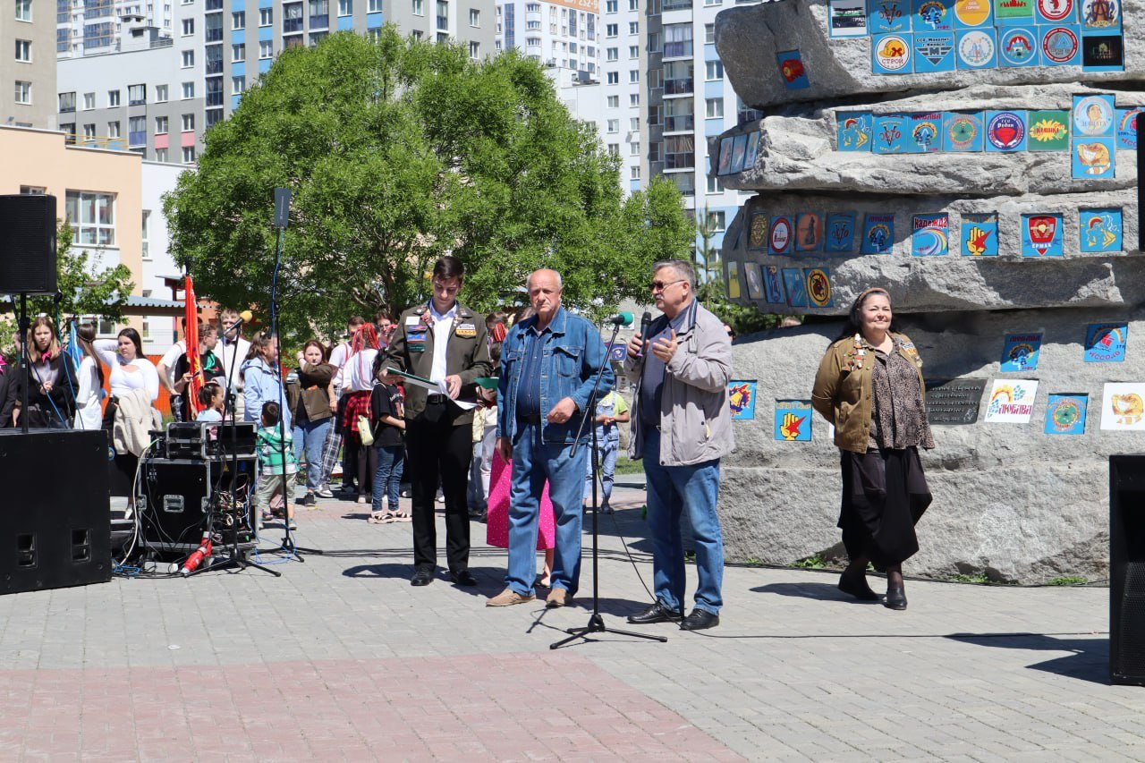 В Академическом районе Екатеринбурга студенческие стройотряды получили путевки на Целину