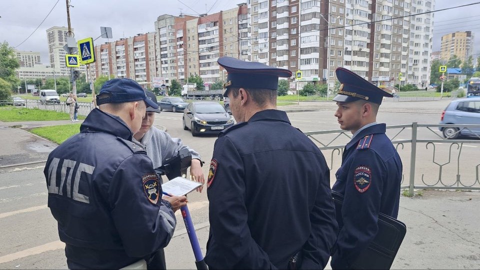 Сотрудники Госавтоинспекции Екатеринбурга во время рейда выявили 53 нарушения ПДД среди пользователей электросамокатов