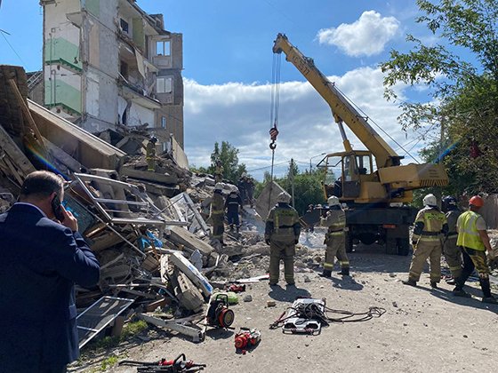 Три человека спасены из-под завалов обрушившейся части дома в Нижнем Тагиле