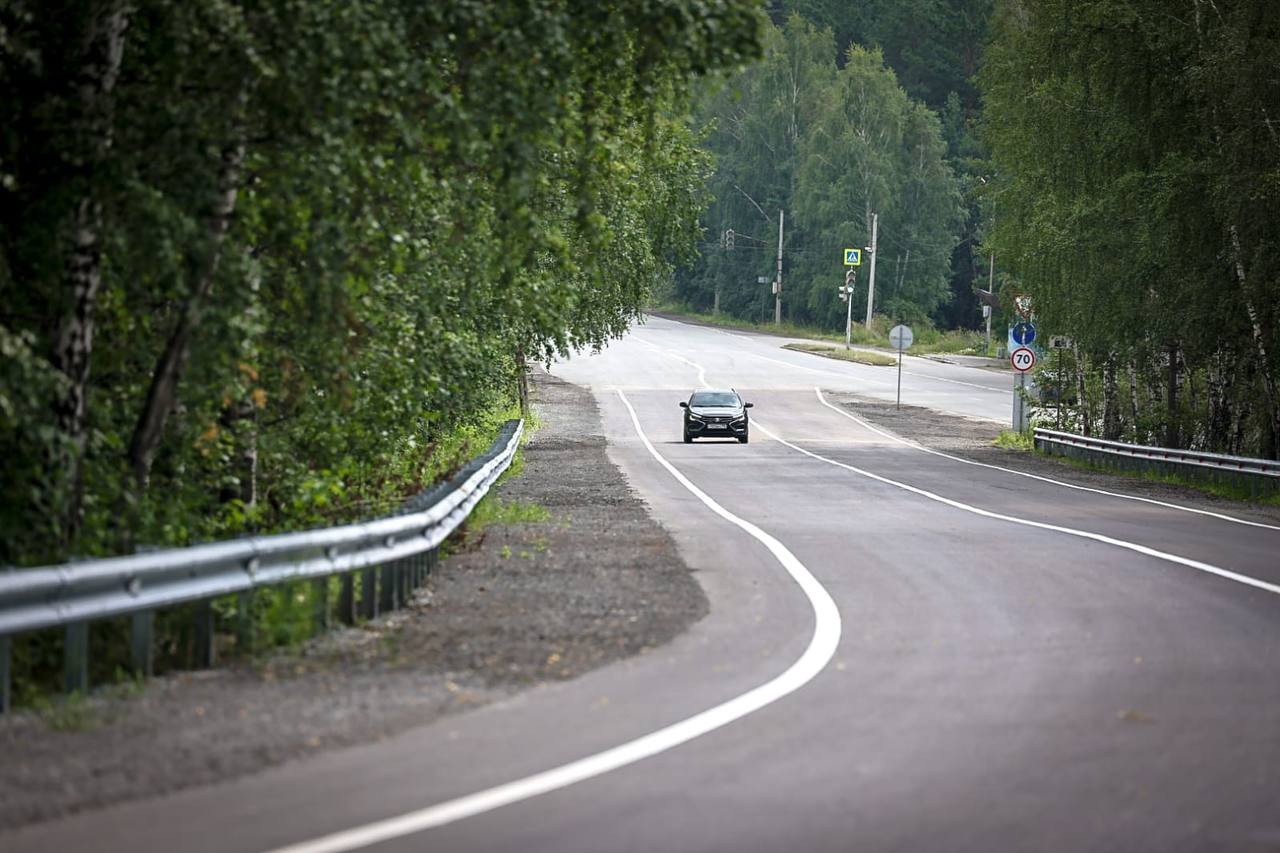 В Екатеринбурге на месяц раньше запланированного срока открыли движение по транспортной развязке «Бухара — Урал» над дублером Сибирского тракта