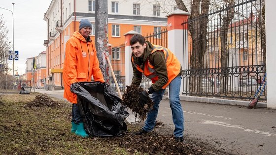 ПНТЗ организовал серию весенних субботников в Первоуральске