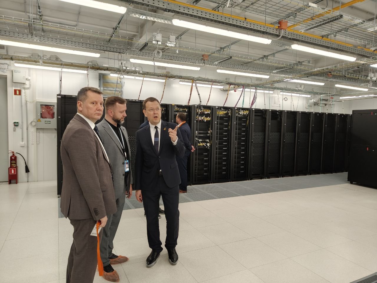 В Екатеринбурге сотрудники УБРиР посетили местный центр обработки данных от «Ростелекома» В Екатеринбурге сотрудники УБРиР посетили местный центр обработки данных от «Ростелекома»