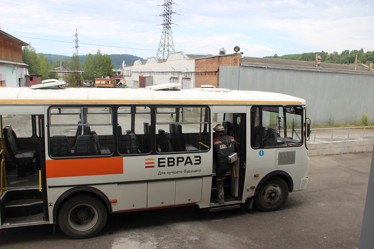 ЕВРАЗ вложил в строительство нового АБК в Таштаголе 1,5 млрд рублей ЕВРАЗ вложил в строительство нового АБК в Таштаголе 1,5 млрд рублей