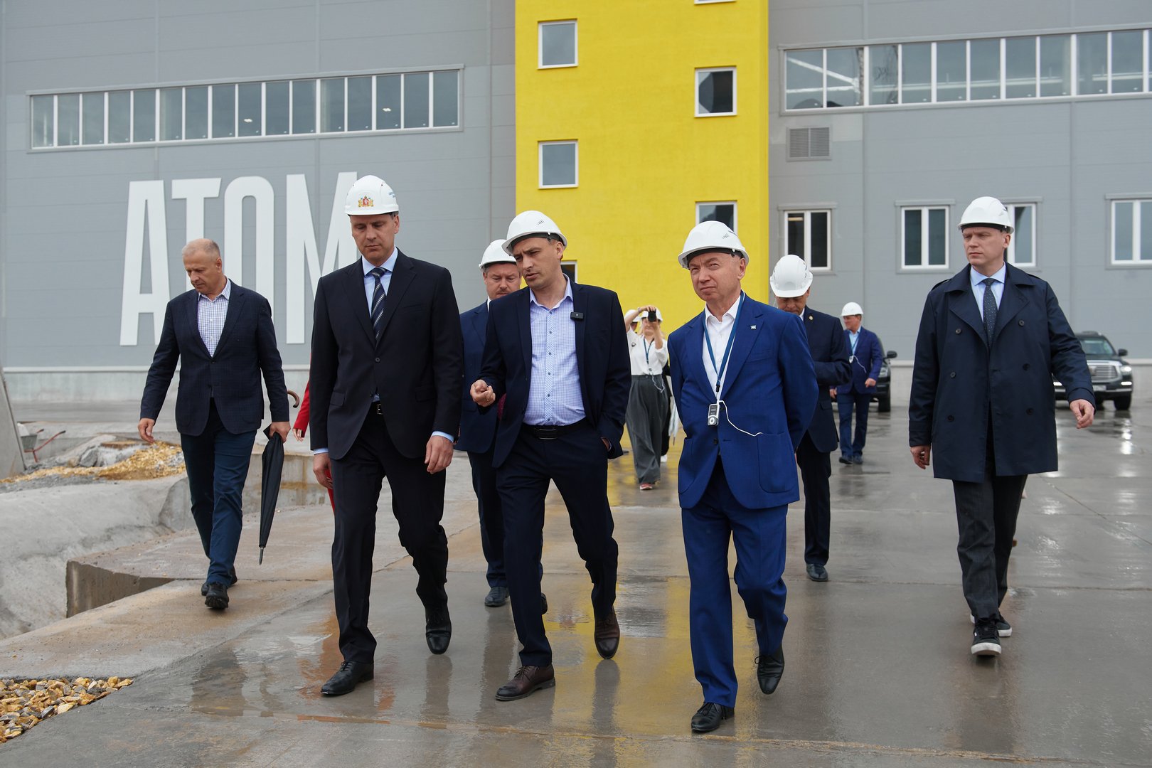 Денис Паслер посетил сысертский кластер по производству стройматериалов «Атомстройкомплекса»