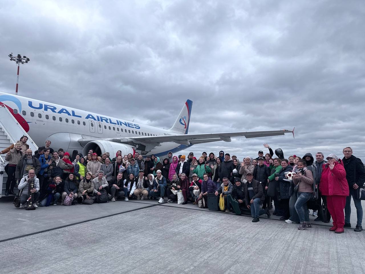 «Уральские авиалинии» приняли участие в гастролях свердловских артистов