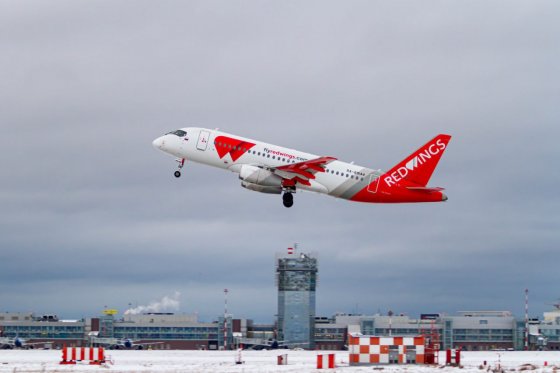 В Екатеринбурге на 16 часов задержан рейс Red Wings на Шри-Ланку