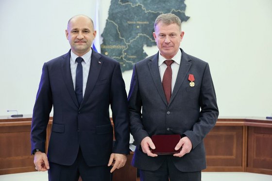 Президент РФ отметил госнаградами восемь сотрудников ЕВРАЗ НТМК Президент РФ отметил госнаградами восемь сотрудников ЕВРАЗ НТМК